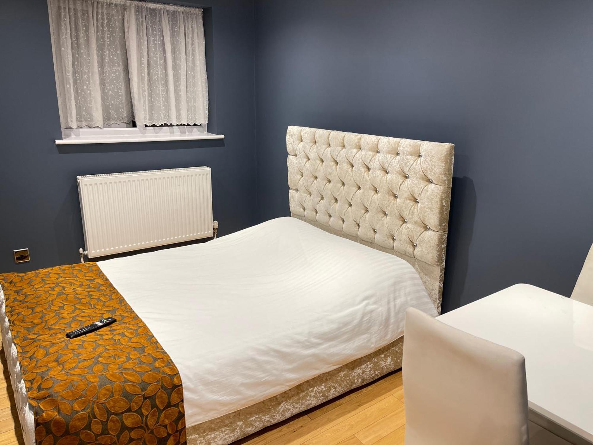 Apartment & Rooms In London ครอยดอน ภายนอก รูปภาพ